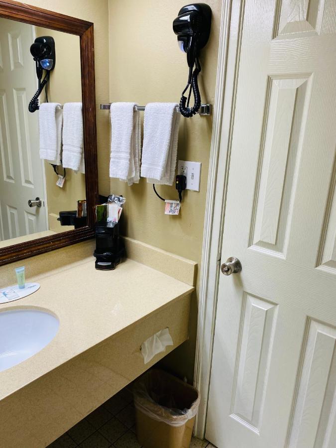 ซูเปอร์ 8 บาย วินด์แฮม นิวไอเบอเรีย Motel นิวไอเบเรีย ภายนอก รูปภาพ